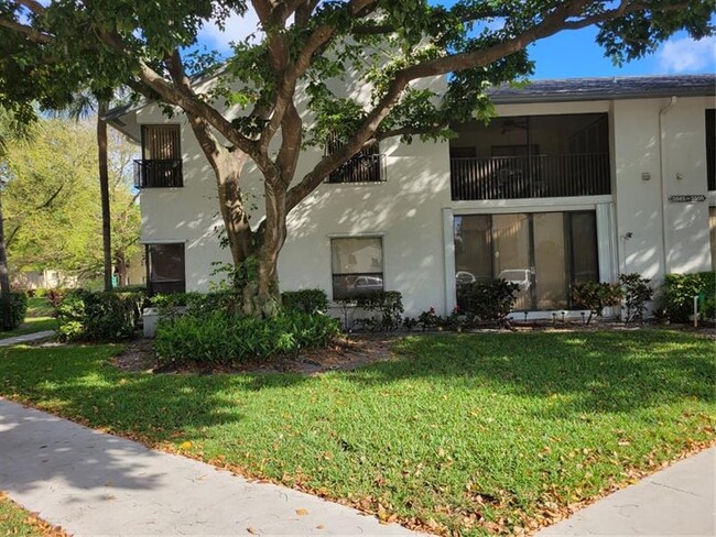 Building Photo - 3559 Cocoplum Cir