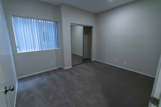 Interior Photo - 16070 Sunset Blvd