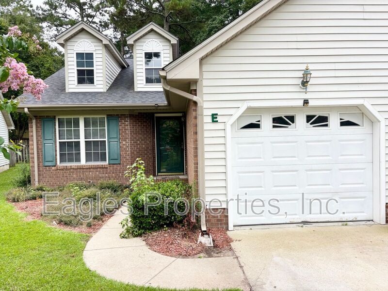 Primary Photo - 302 S Harding Dr