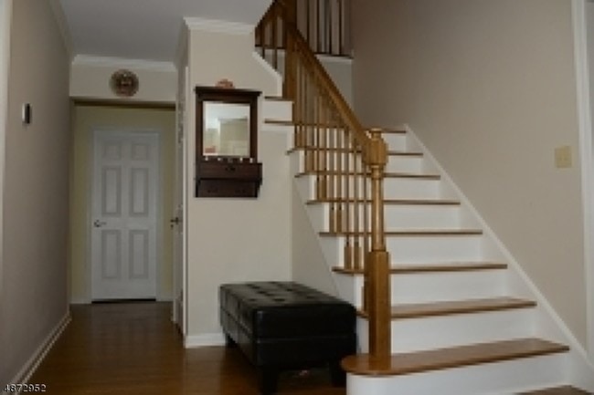 Foto del edificio - 5 Deer Run Dr