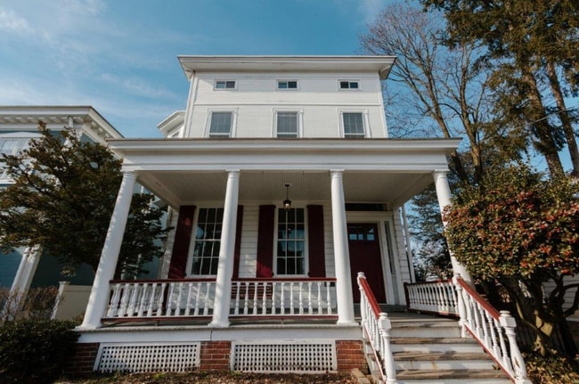 Building Photo - 319 Radcliffe St