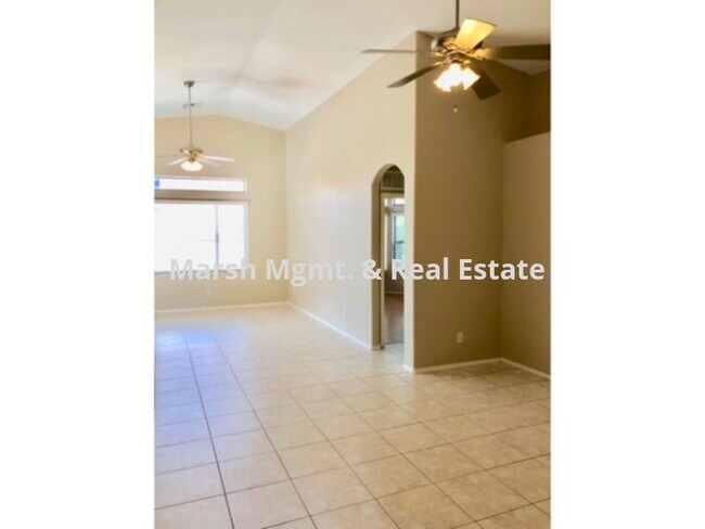 Building Photo - Great 3 bedroom home in Chandler in gated ...