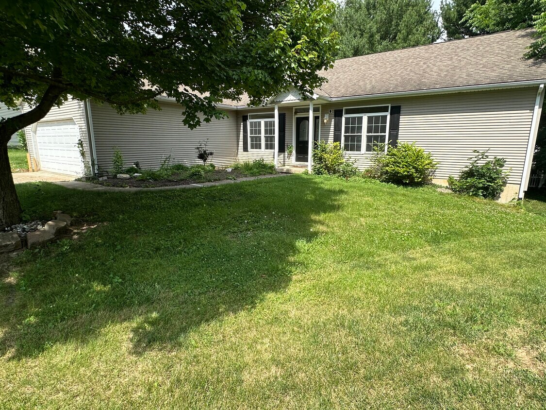 425 S Violet Ct, Ellettsville, IN 47429 House Rental in Ellettsville