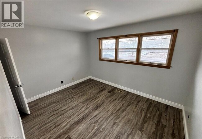 Building Photo - 140 Byron Ave