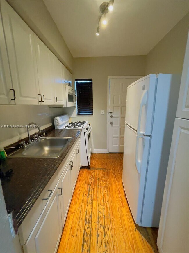 Photo - 7710 Harding Ave Apartment