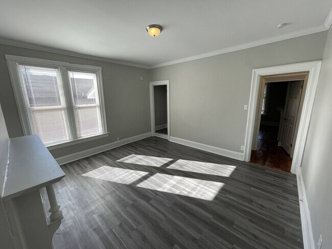 Foto del edificio - 482 Crestline Ave