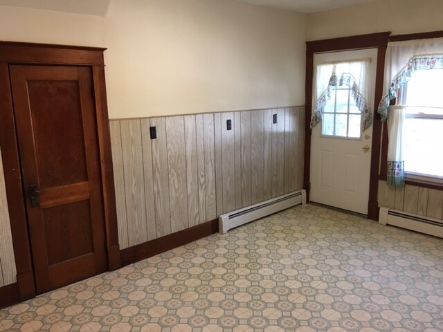 Main entrance/kitchen - 243 Brook St