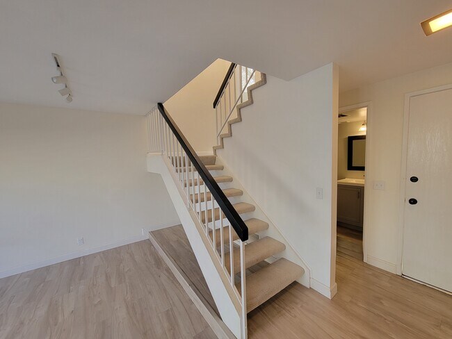 Foto del edificio - 6 Cattail