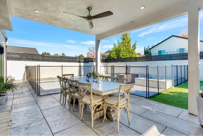 Building Photo - 6324 Geyser Ave