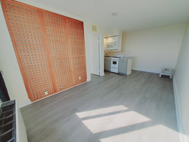 Photo - 60 Strawberry Hill Ave Apartment