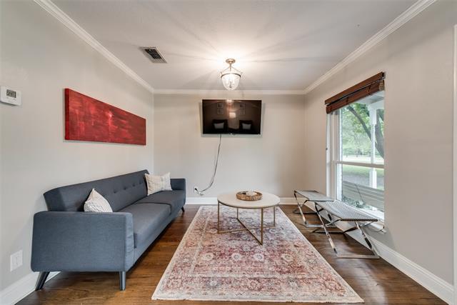 Building Photo - 3808 Shorecrest Dr