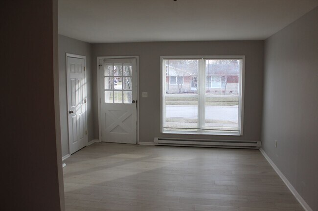 Foto del edificio - 3 Bedroom Ranch in Plainfield