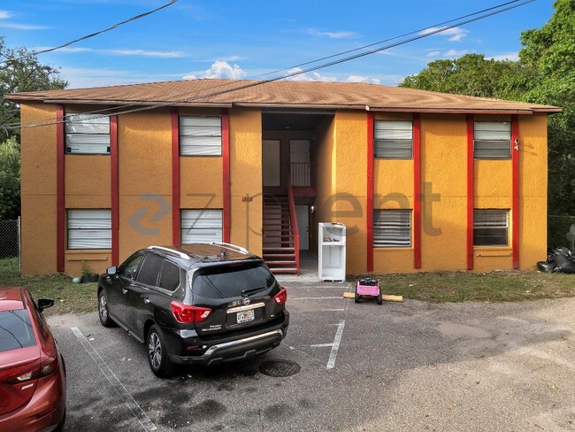 Building Photo - Unit 2
