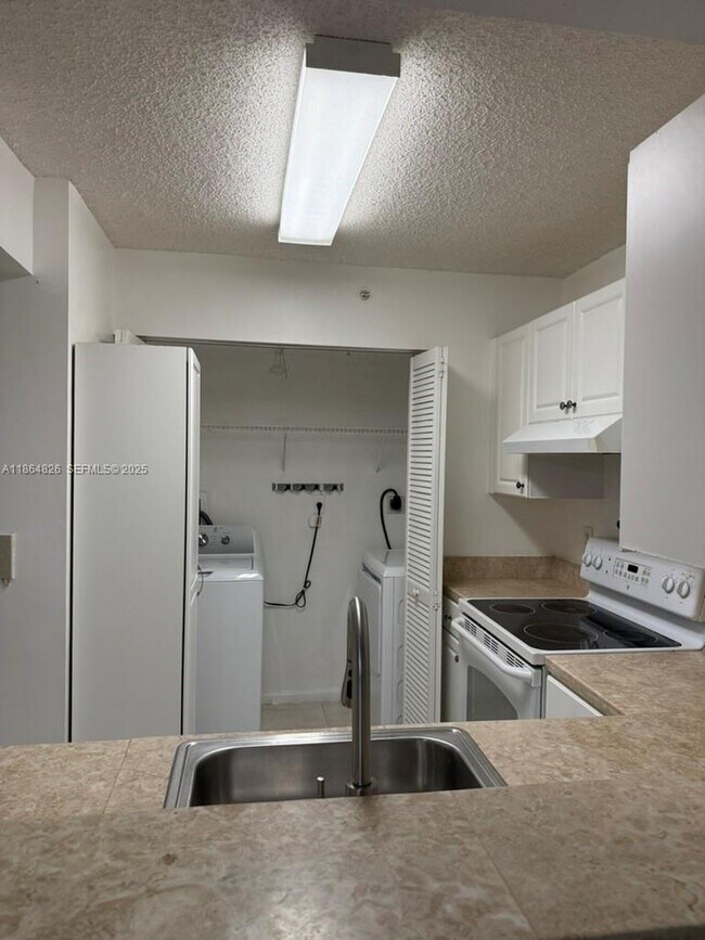 Foto del edificio - 1450 SE 3rd Ave