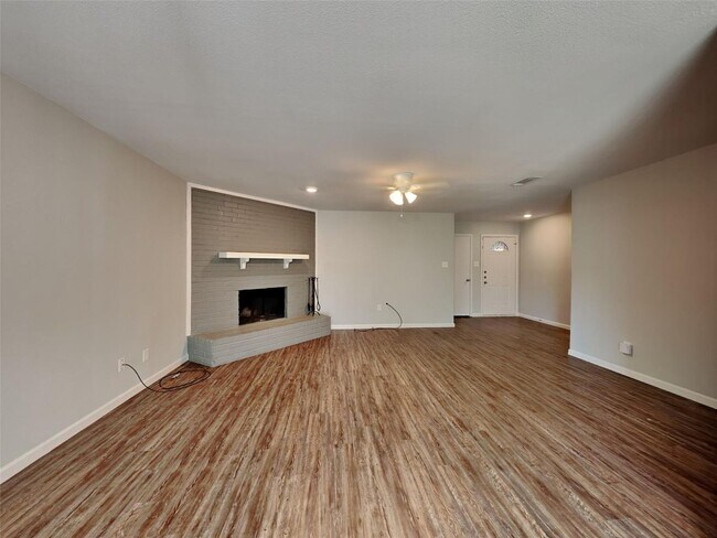 Building Photo - 3 BR/2BA | Renovated Single Family Home | 2-car garage | Fenced backyard
