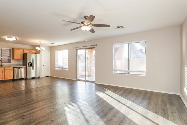 Foto del edificio - 13023 W Lawrence Rd