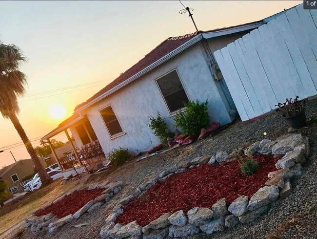 Foto del edificio - 3005 E 16th St