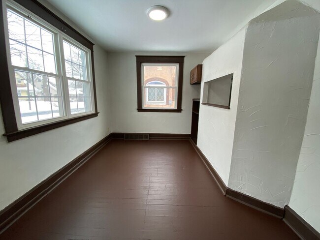 Foto del edificio - Cozy Akron Home w/ Fireplace Charm, Detached Garage & Back Porch