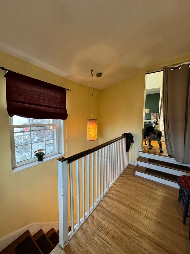 Building Photo - Beautiful Two Bedroom + Deck in Society Hill