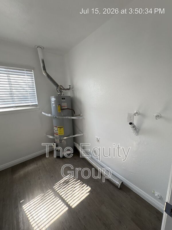 Foto del edificio - 388 Crestwood Ave