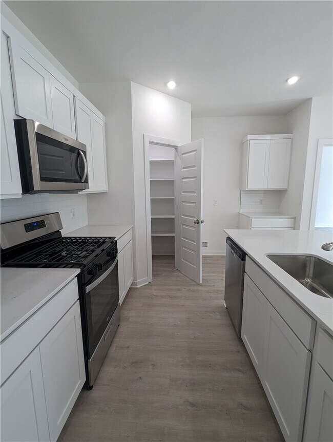 Building Photo - 2734 N Snowball Dr