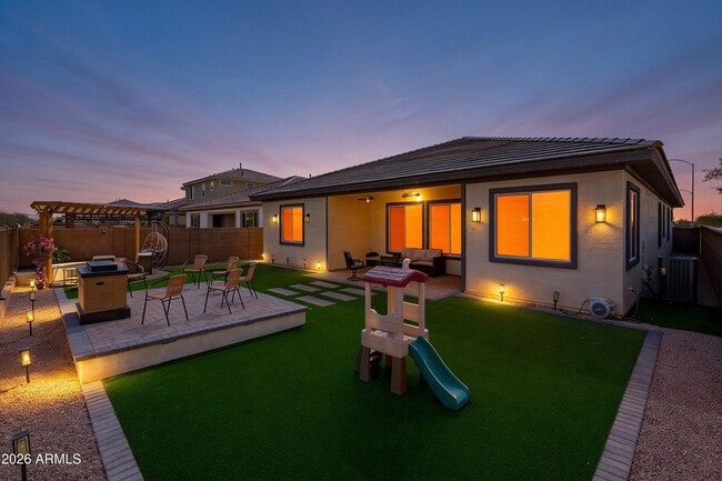 Building Photo - 10812 E Tesla Ave