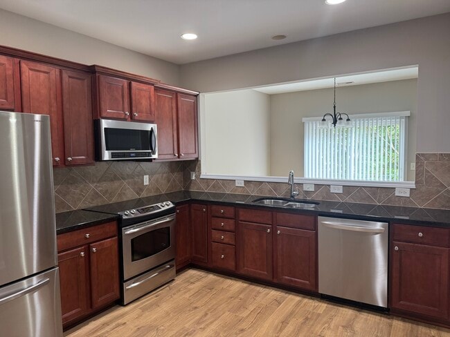 Kitchen - 8321 Deckbar Pl