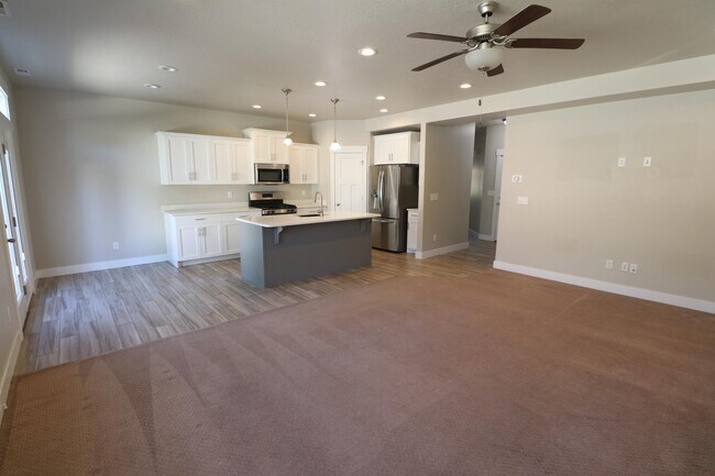 Building Photo - 3310 Birch Creek Rd