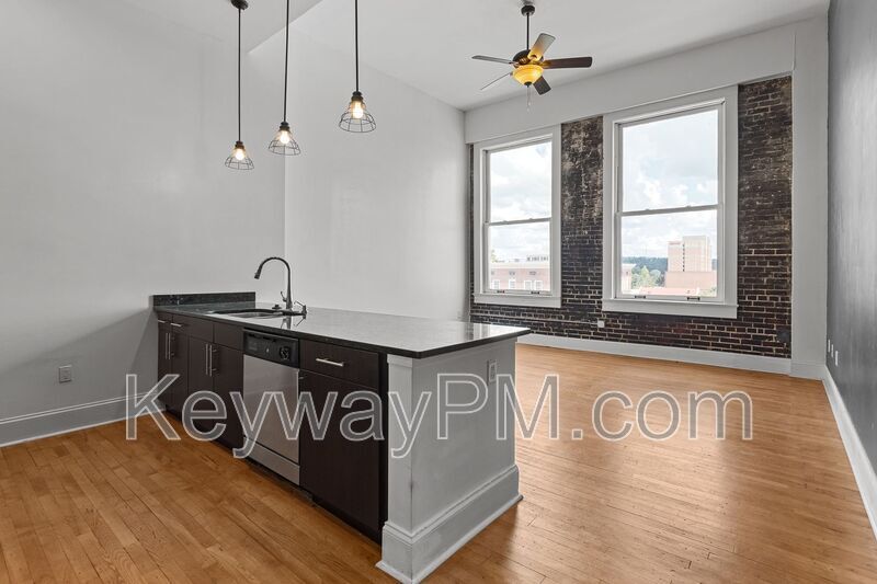 Foto principal - 936 Broad St