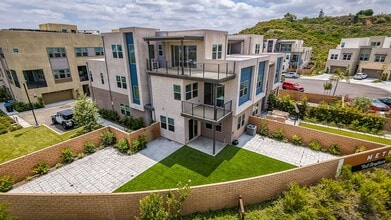 Building Photo - 2058 Hollyleaf Ter