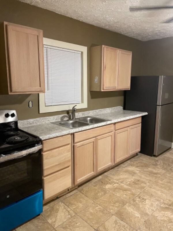 Building Photo - 1365 Byrere Ter SW