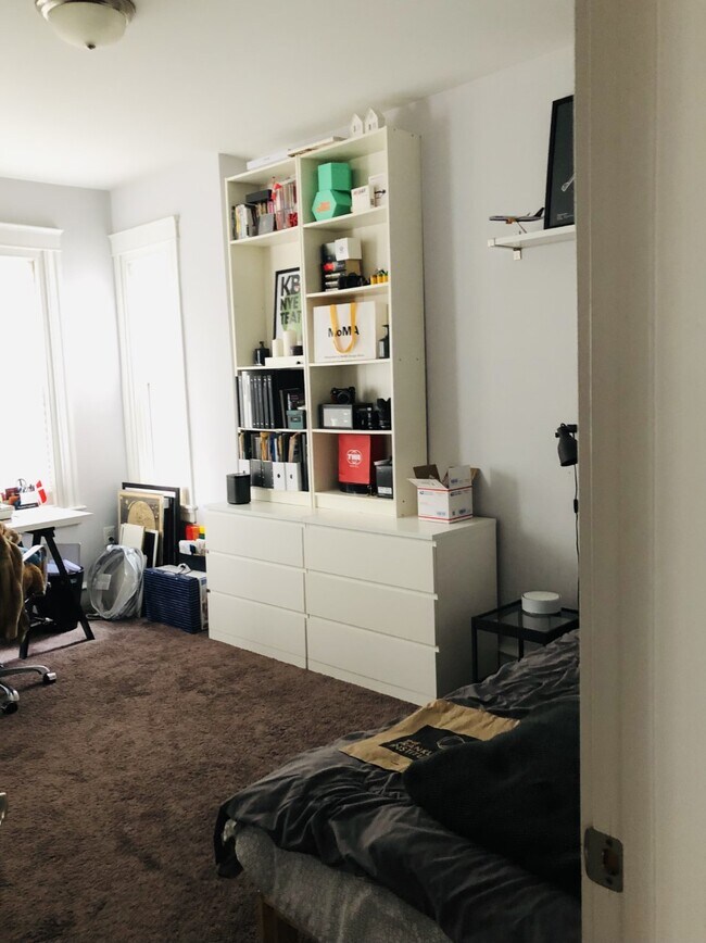 Foto del edificio - 6168 Ridge Ave