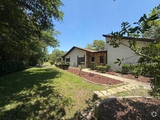 Building Photo - 9 Fairwoods Ct