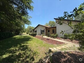 Building Photo - 9 Fairwoods Ct