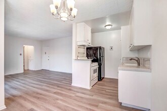 Building Photo - 1705 Purdue Ave Building Photo - 1705 Purdue Ave