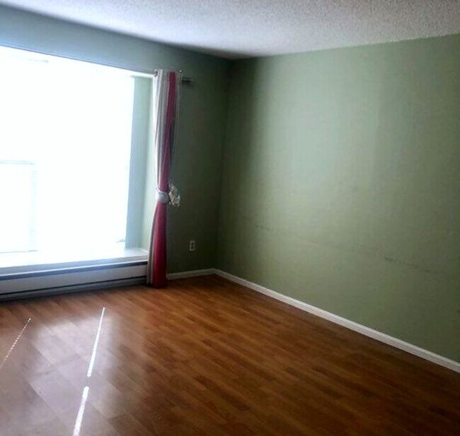 Foto del edificio - Don't miss this 4 bed, 2 bath for rent.