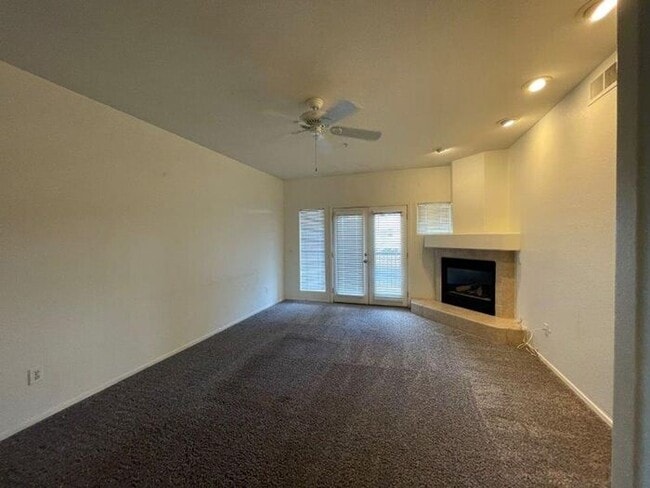 Foto del edificio - 7021 E Earll Dr