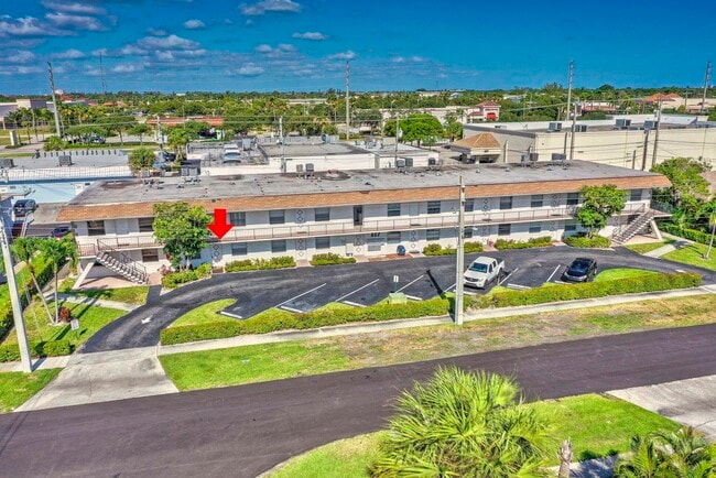 Building Photo - 227 Castlewood Dr