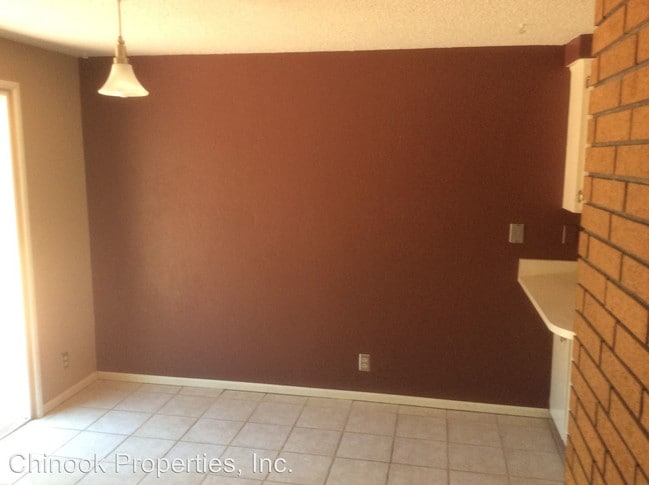Building Photo - 3 br, 1.5 bath House - 2350 Lillian St