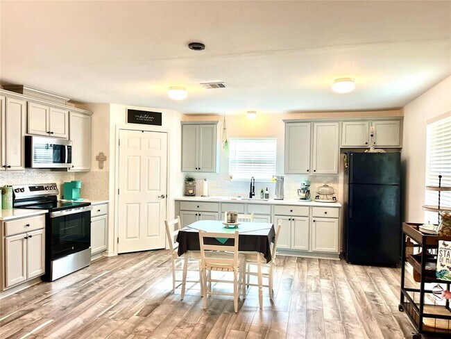 Foto del edificio - 4810 Pecan Ln