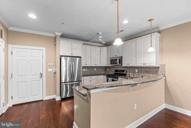 Foto del edificio - 2022 Crescent Wy