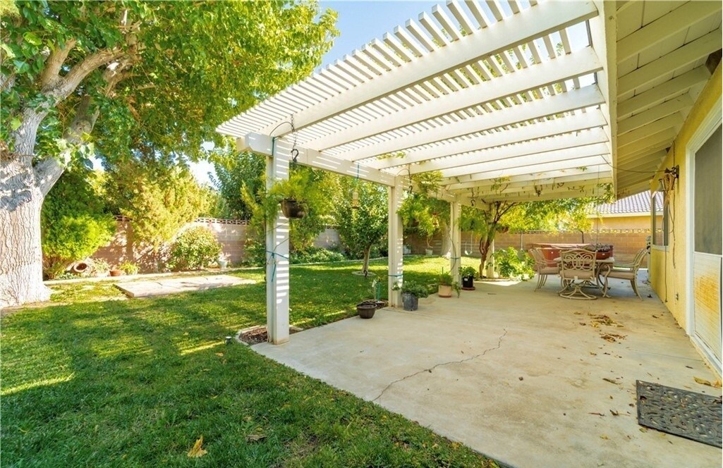 Primary Photo - 43958 27th St W