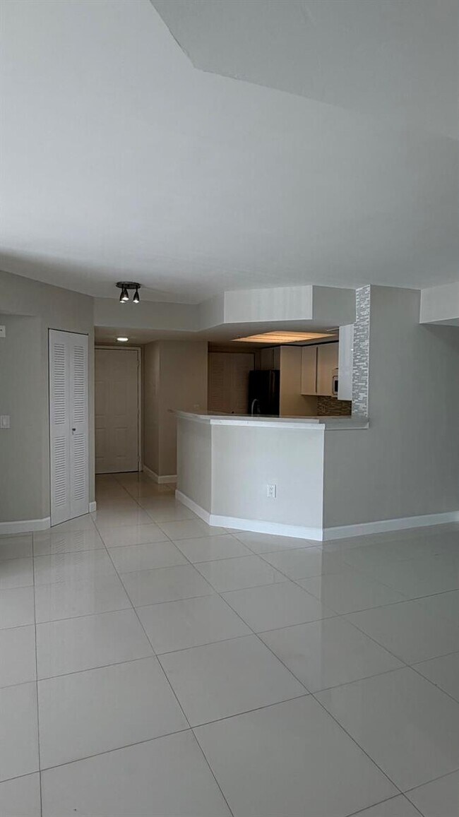 Foto del edificio - 5065 Wiles Rd