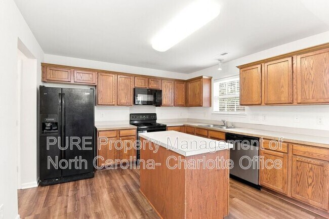 Foto del edificio - 1223 Ben Livingston Rd