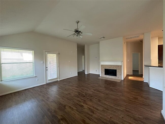 Building Photo - 6018 Twin Creek