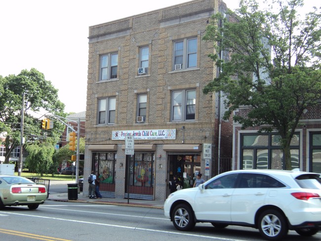 Foto del edificio - 100 Bloomfield Ave