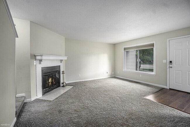 Building Photo - 3 br, 1.5 bath Condo - 3385 Scots Pine Way