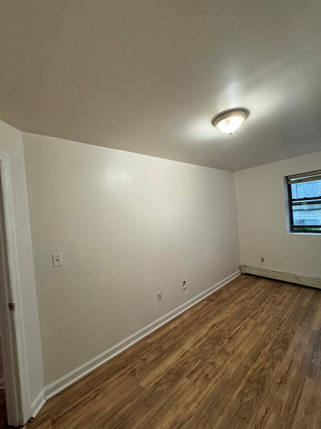 Foto del edificio - 972 Gates Ave