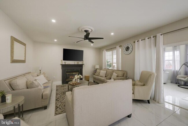 Foto del edificio - 601 Crossover Ct