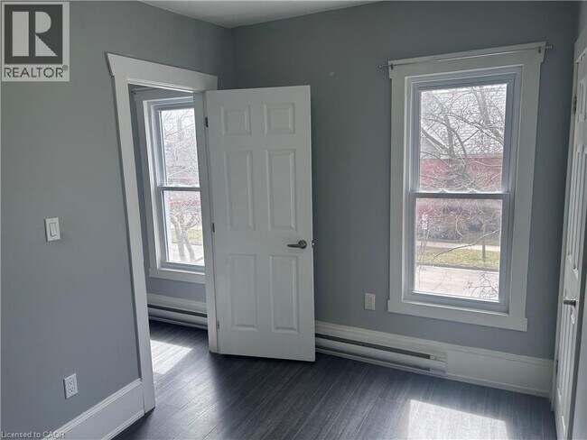 Photo du bâtiment - 202 Nelson St